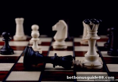 广东麻将与桥牌：情感交流的社交密码，博彩平台优惠助力趣味升级